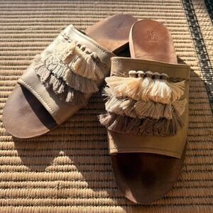 Frye Brielle Fringe Slide Sandals Grey Leather Tassel Flat Mules 11M 3479215-GRY